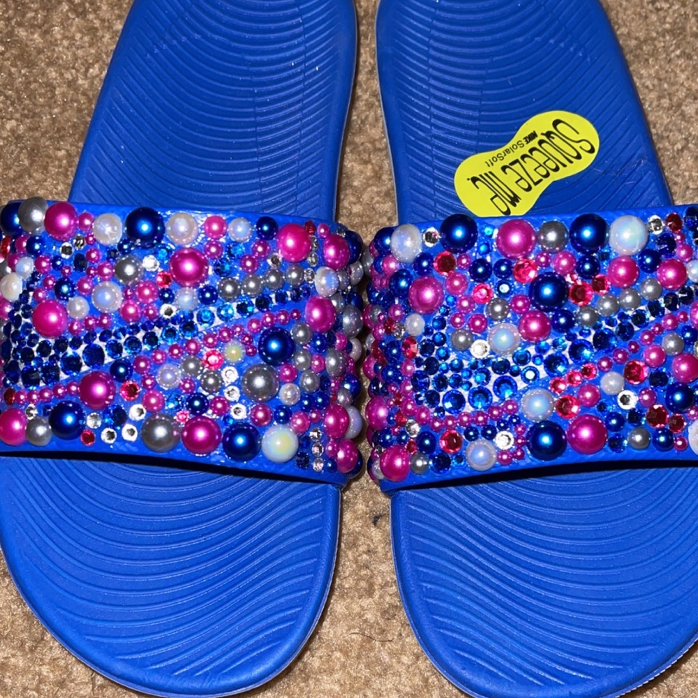 Nike bedazzled slides
